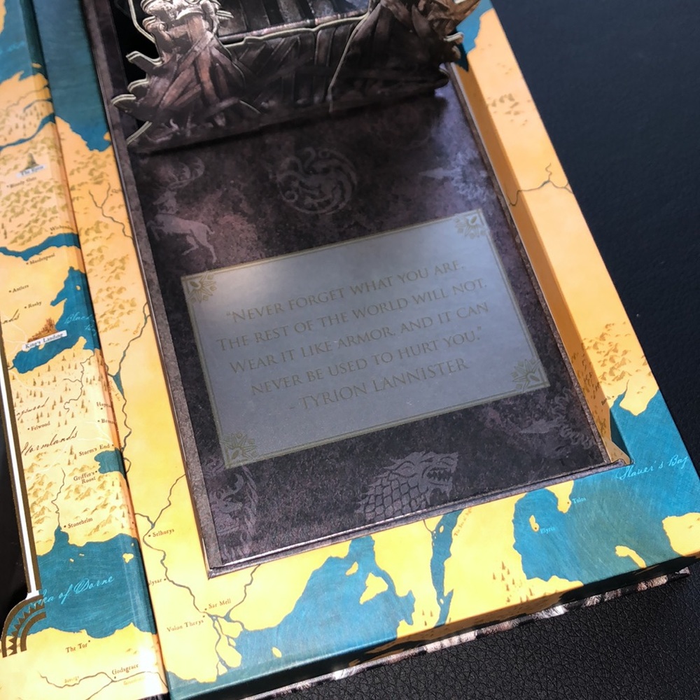 URBAN DECAY x Game of Thrones Palette - Picture 3 of 5